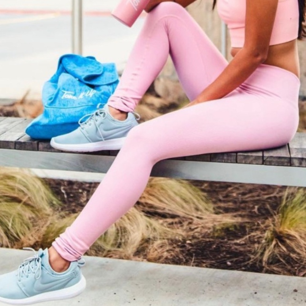 avocado Light Pink Leggings